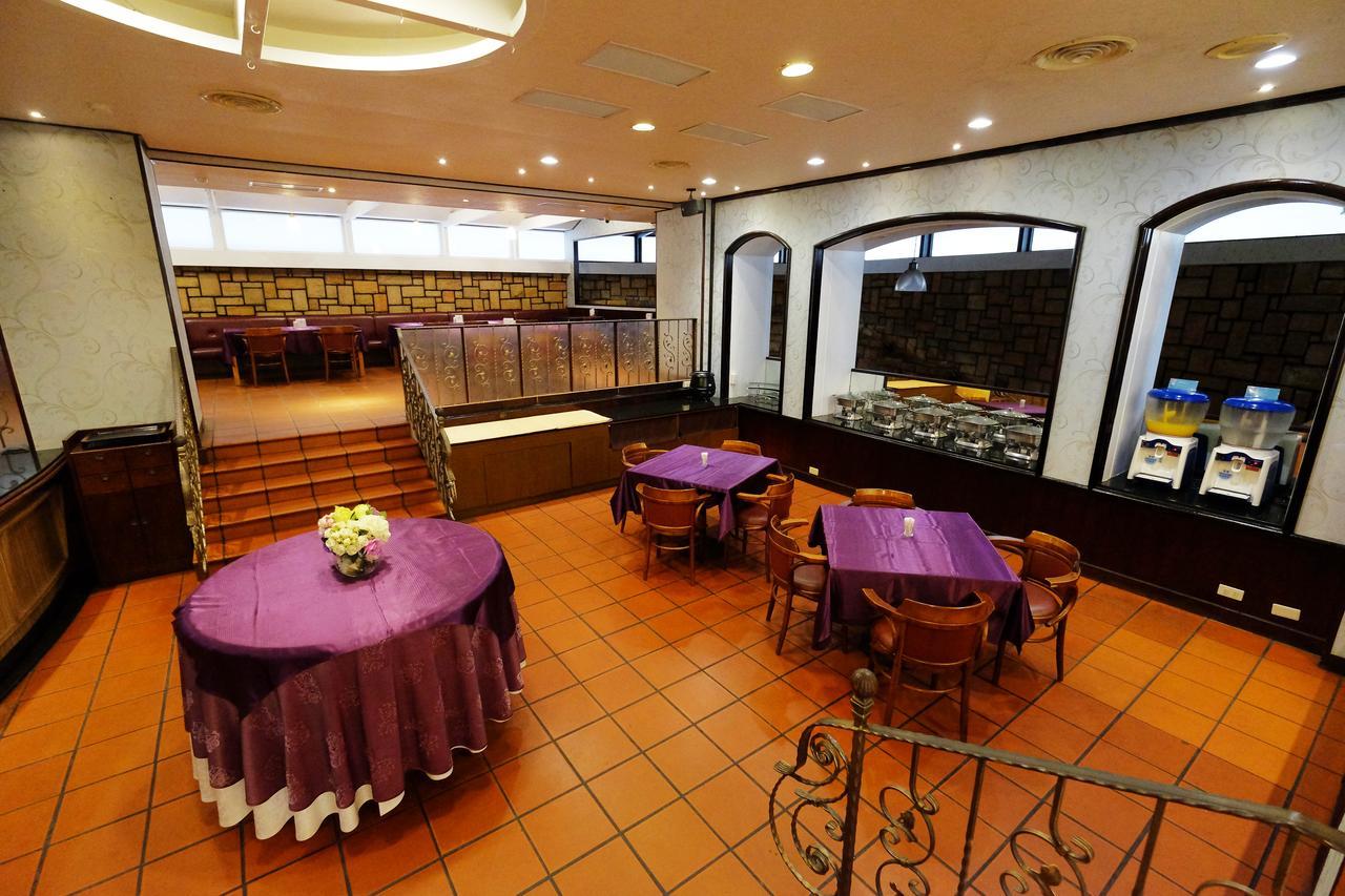Dynasty Hotel Tainan Buitenkant foto