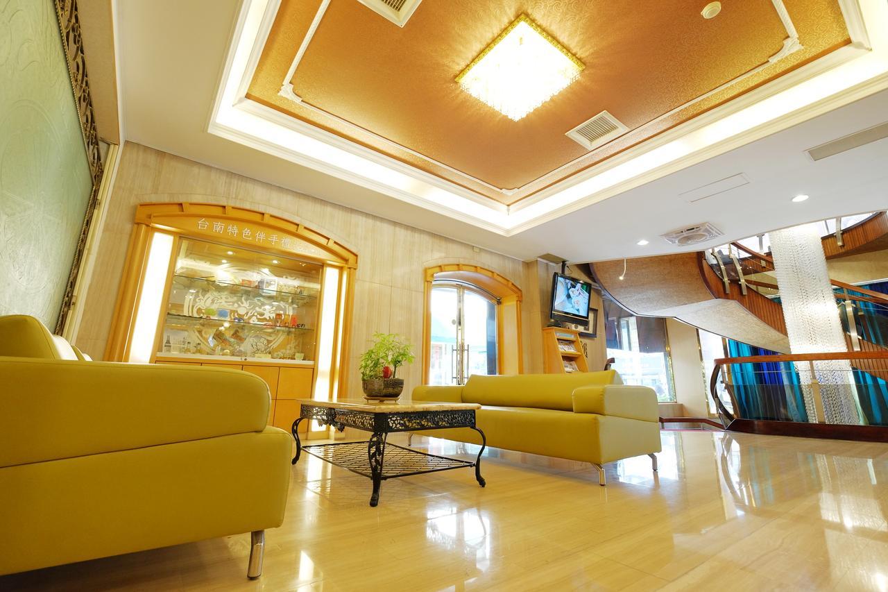 Dynasty Hotel Tainan Buitenkant foto