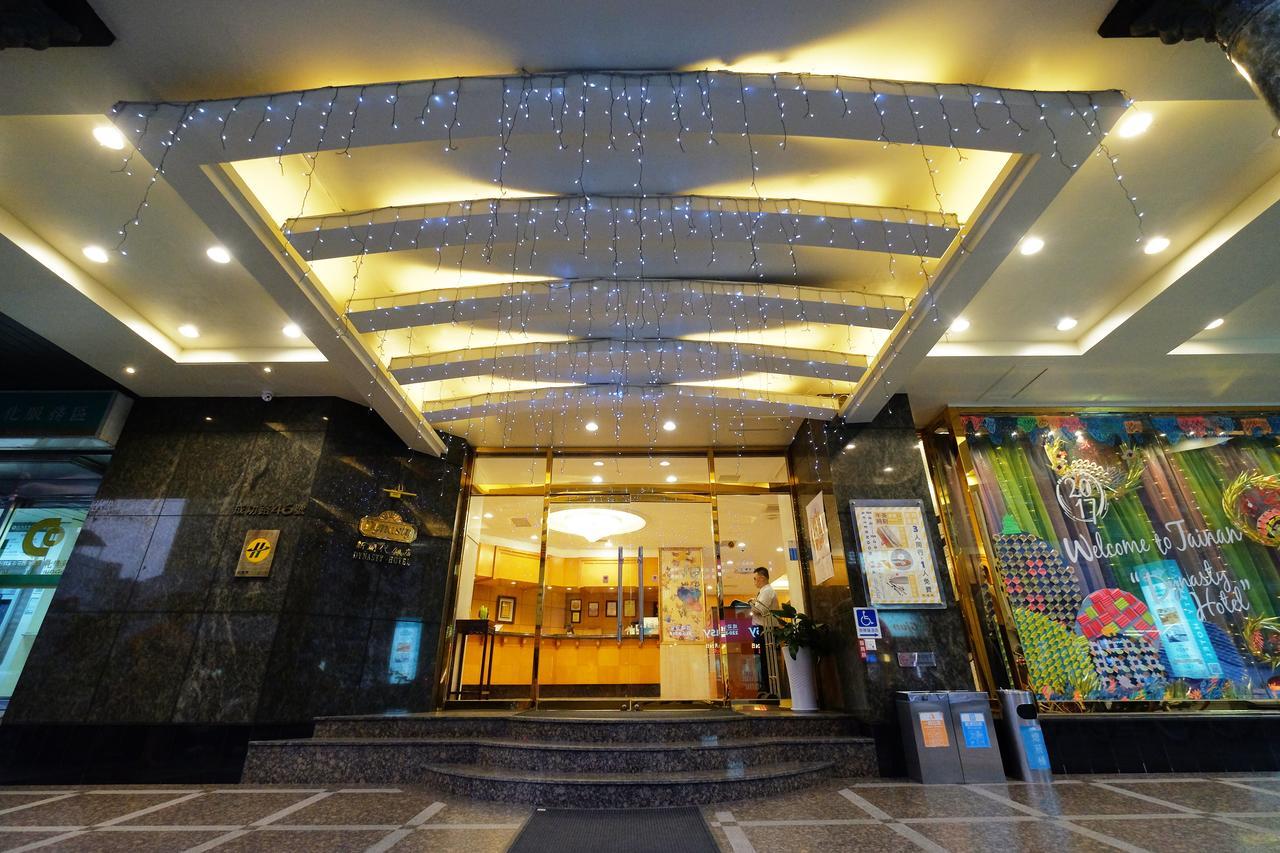 Dynasty Hotel Tainan Buitenkant foto